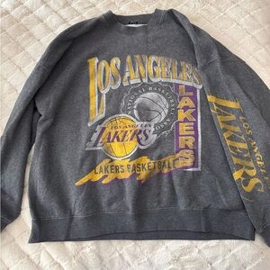 Abercrombie & Fitch NBA Los Angeles Lakers Sweatshirt